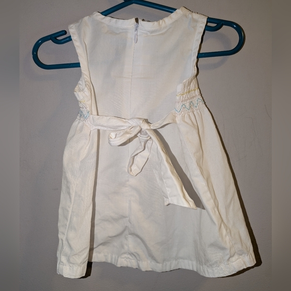 Vintage Please Mum White Sleeveless Cotton Baby Dress Pastel Smocking 6 Months - Picture 4 of 7